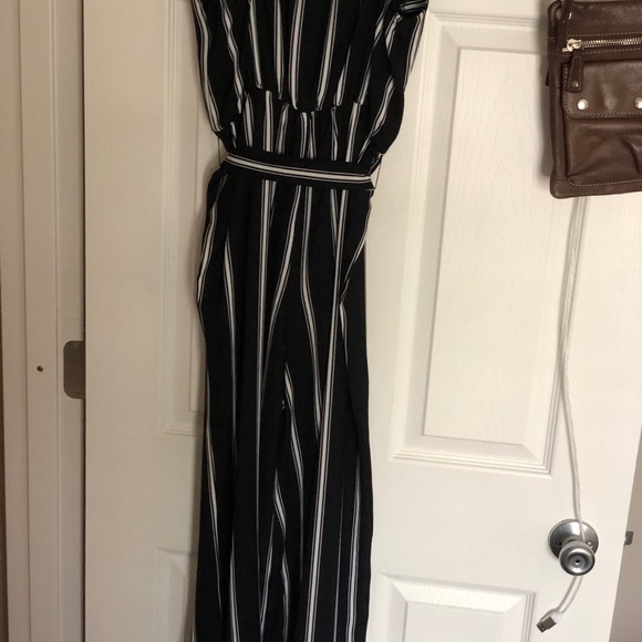 Candies Pants Romper - Picture 4 of 4